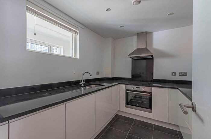 1 Bedroom Flat For Sale In Contessa Court, Isle Of Dogs, London, E14