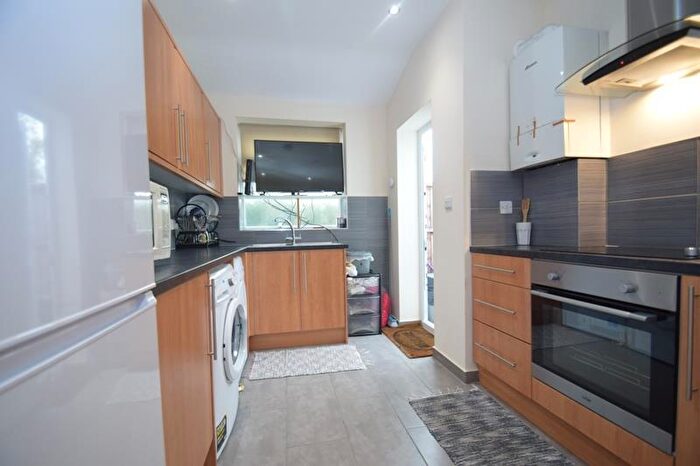 2 Bedroom Maisonette To Rent In Hilliard Road, Northwood, HA6