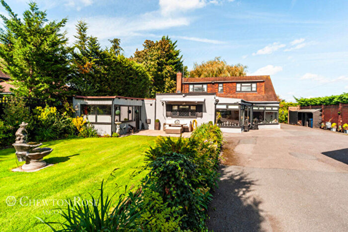 4 Bedroom Detached House For Sale In Oakley Green Road, Windsor, SL4