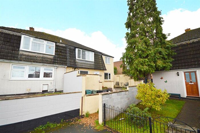 6 Bedroom Semi-Detached House For Sale In Lynde Close, Bristol, BS13