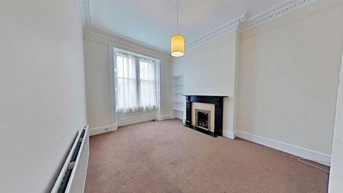 2 Bedroom Flat To Rent In Seaforth Drive, Edinburgh, Midlothian, EH4