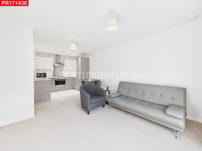 1 Bedroom Flat To Rent In Warwick Road, West Drayton, UB7
