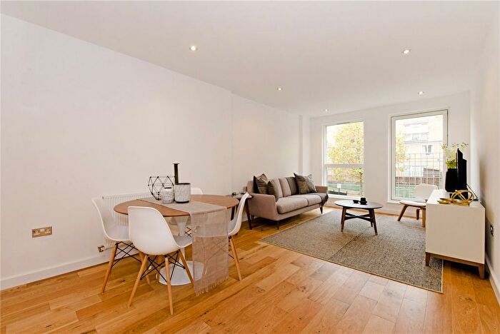 2 Bedroom Flat To Rent In Plender Street, Camden, NW1