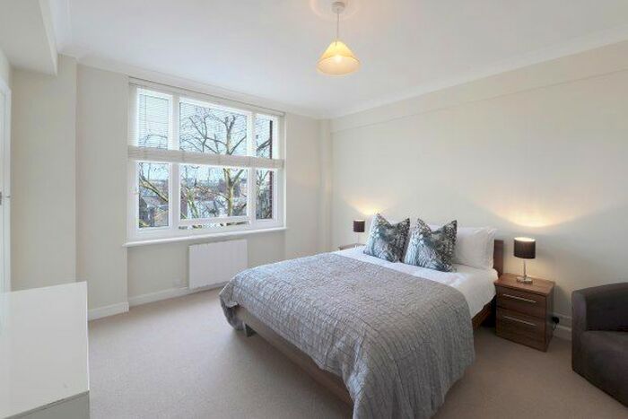 2 Bedroom Flat To Rent In Hill Street, London, W1J