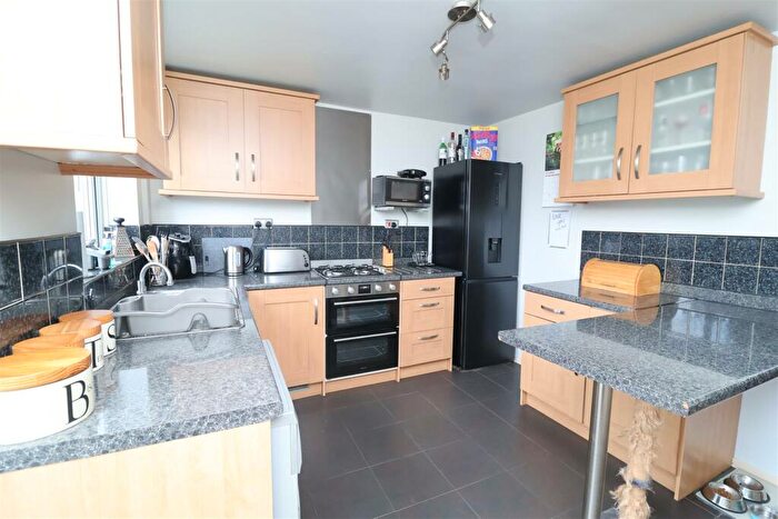 2 Bedroom Semi-Detached House For Sale In Gateford Glade, Worksop, S81
