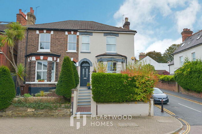 3 Bedroom Semi-Detached House For Sale In Alma Road, St Albans, AL1