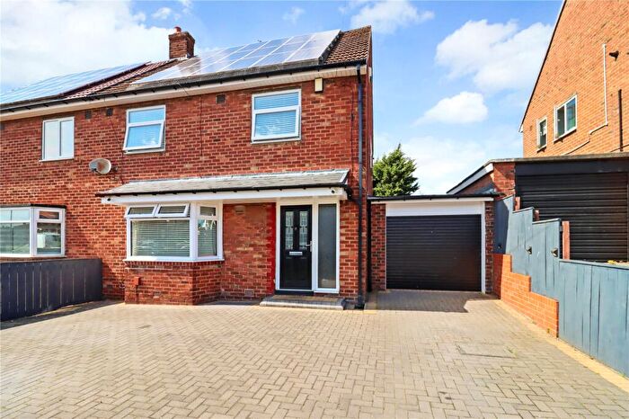 3 Bedroom Semi-Detached House For Sale In Hylton Road, Sunderland, Tyne And Wear, SR4