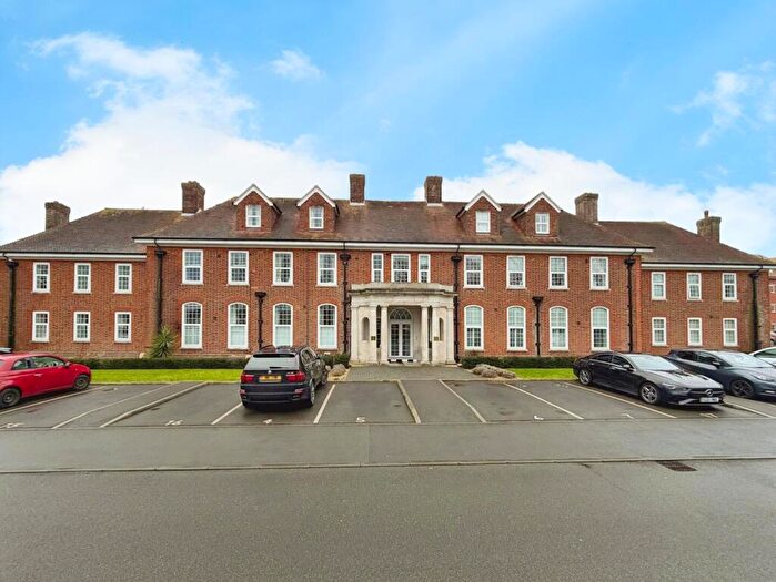 2 Bedroom Flat For Sale In Major Close, Folkestone, CT20