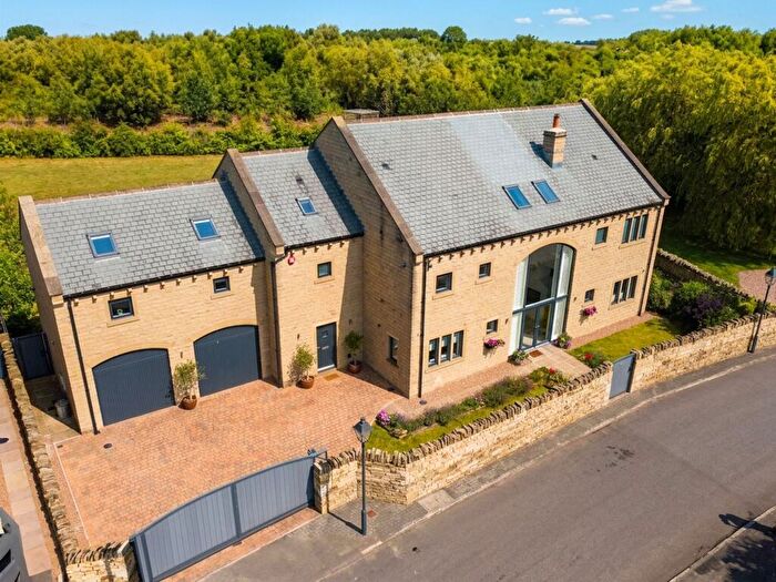 5 Bedroom Detached House For Sale In Whitley Willows, Lepton, HD8