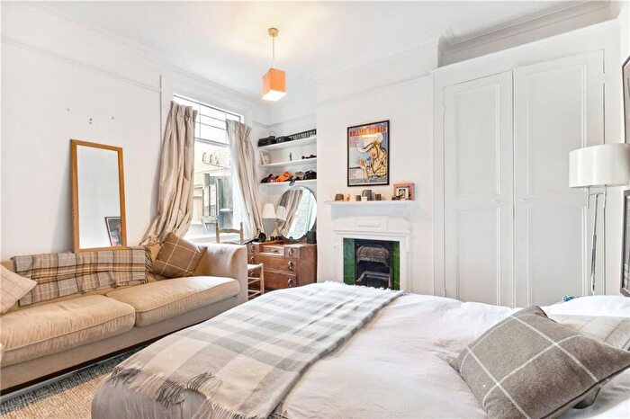 2 Bedroom Maisonette To Rent In Hosack Road, Balham, SW17