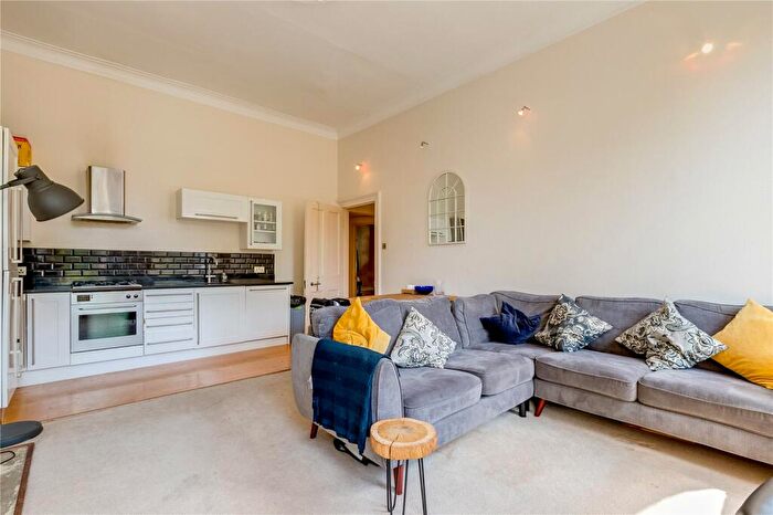 2 Bedroom Flat To Rent In Highbury Hill, Highbury, N5