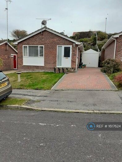 2 Bedroom Bungalow To Rent In The Vale, Hythe, Southampton, SO45