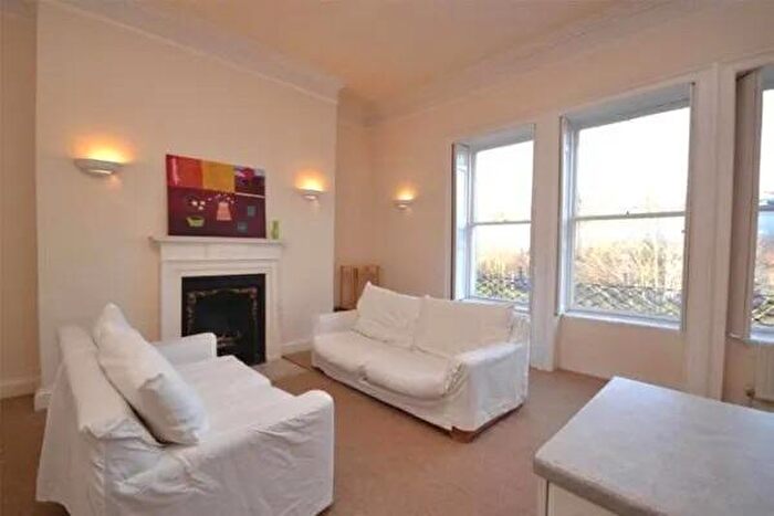 1 Bedroom Apartment To Rent In Beaufort East, Bath, BA1