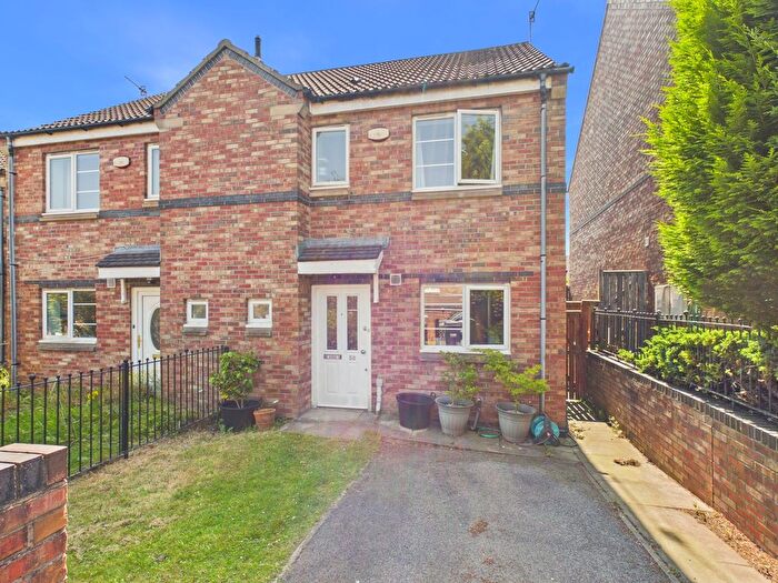 3 Bedroom Semi-Detached House For Sale In Village Heights, Gateshead, NE8