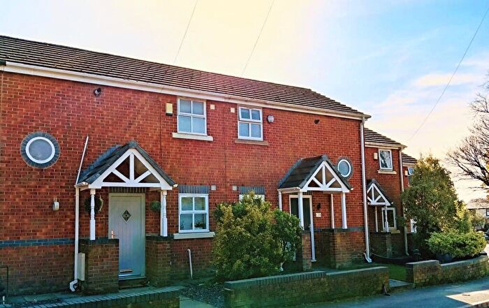 2 Bedroom Mews For Sale In School Street, Westhoughton, BL5