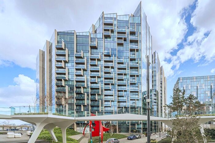 3 Bedroom Flat To Rent In Cutter Lane, Greenwich, SE10