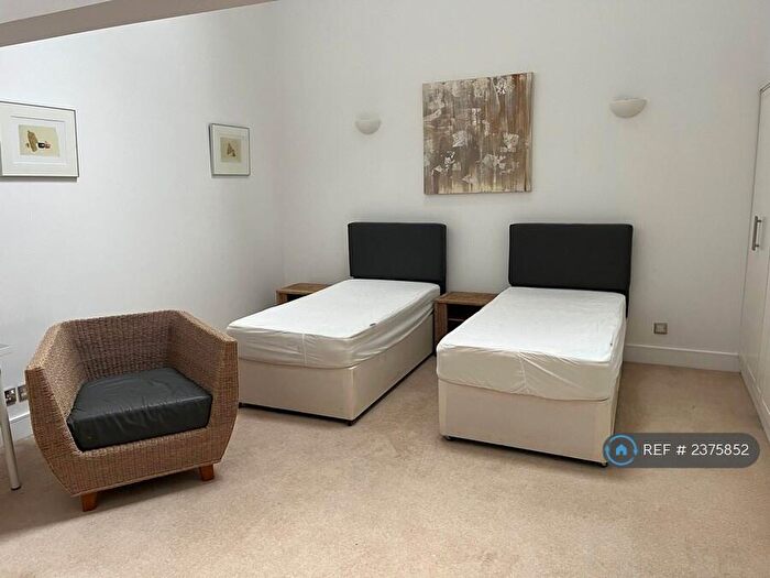 3 Bedroom Flat To Rent In Morrison Street, Glasgow, G5