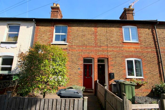 2 Bedroom Terraced House To Rent In Worplesdon Road, Guildford, GU2