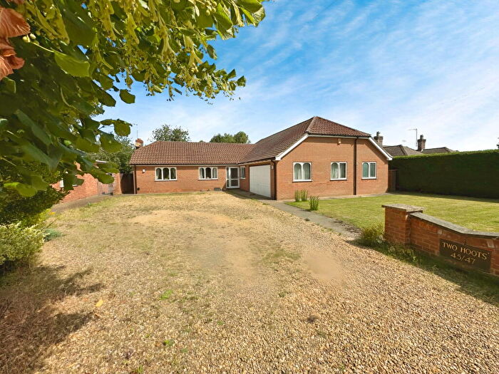 4 Bedroom Detached Bungalow For Sale In Park Lane, Holbeach, Spalding, PE12