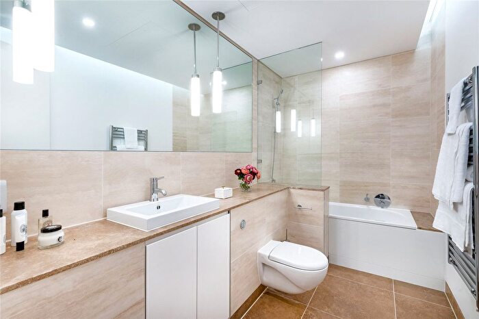 3 Bedroom Flat To Rent In Hay Hill, London, W1J