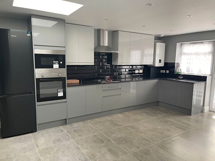 4 Bedroom Terraced House To Rent In Church Road, Southall, UB2