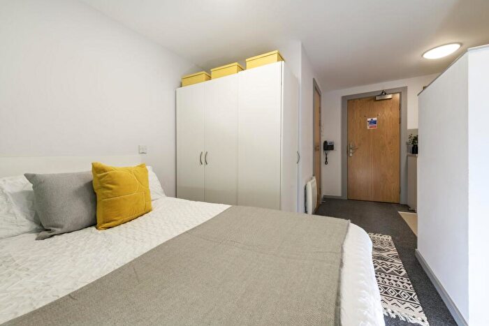 1 Bedroom Private Hall To Rent In Portland Mews, NE2