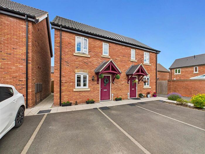 2 Bedroom Semi-Detached House For Sale In Bridgeways, Alford, LN13