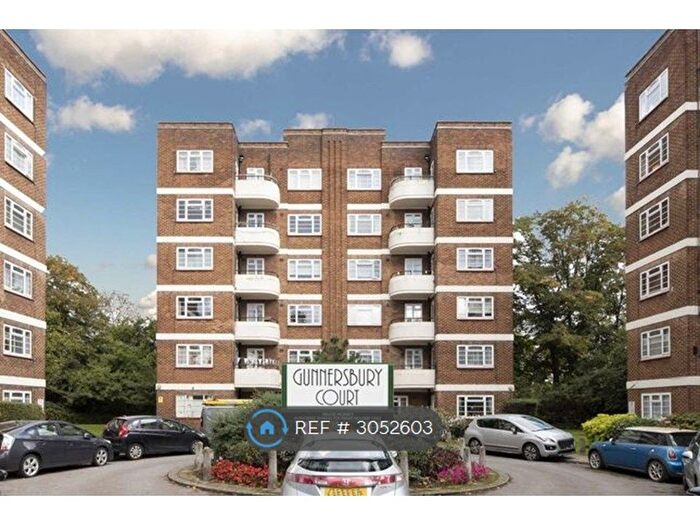 2 Bedroom Flat To Rent In Gunnersbury Court, London, W3