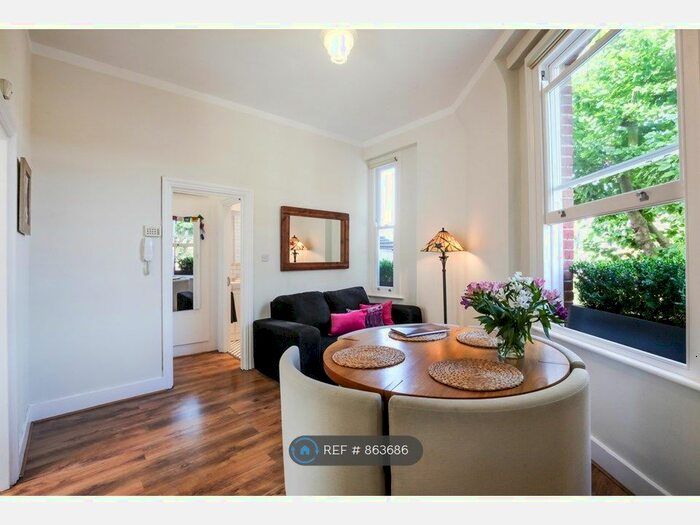 1 Bedroom Flat To Rent In First Floor, London, N4