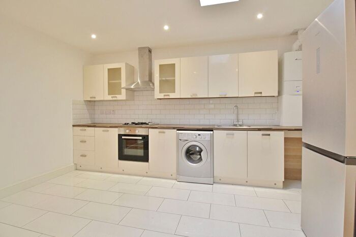 2 Bedroom Flat To Rent In Worton Road, Isleworth, TW7