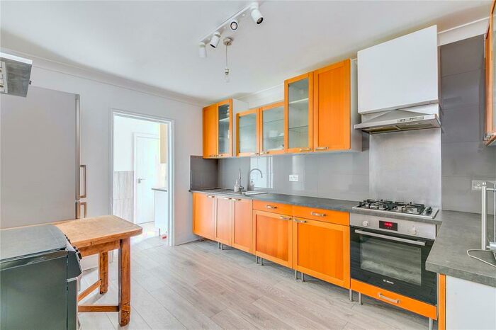 6 Bedroom Semi-Detached House To Rent In Caple Road, London, NW10