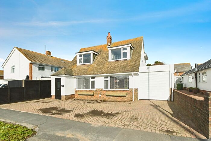 4 Bedroom Detached House For Sale In Arundel Road, Peacehaven, BN10