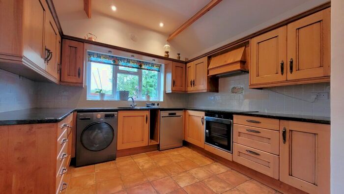 3 Bedroom Semi-Detached House To Rent In South Street, Middle Barton, Oxon, OX7
