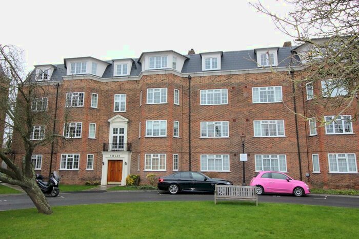 2 Bedroom Flat To Rent In Orchard Court, The Avenue KT4