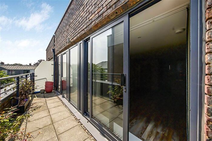 1 Bedroom Flat To Rent In Lower Richmond Road, Kew, Richmond, TW9