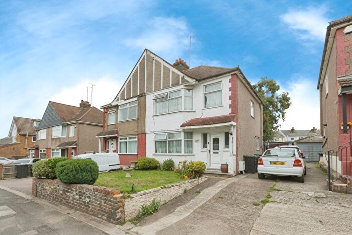 3 Bedroom Terraced House For Sale In Springhead Road, Northfleet, Gravesend, Kent, DA11
