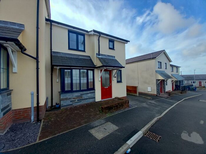 3 Bedroom House To Rent In Fron Deg, Rhostryfan, LL54