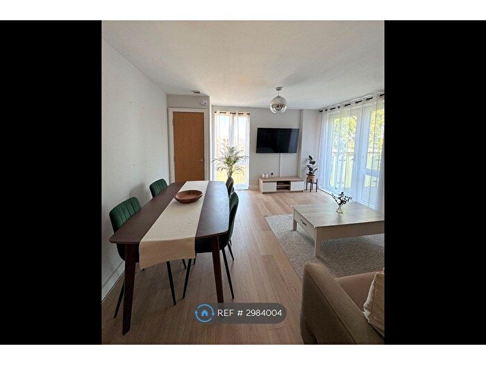 2 Bedroom Flat To Rent In Cipher Court, London, NW2
