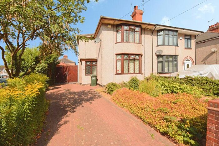3 Bedroom Semi Detached House For Sale In Hall Green Road, Coventry, West Midlands, CV6