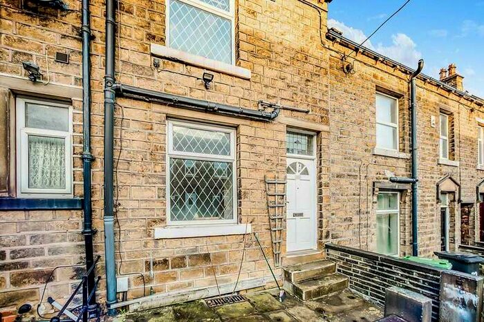 2 Bedroom House To Rent In Crosland Street, Huddersfield, West Yorkshire, HD4
