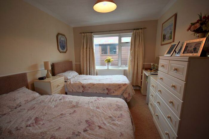 2 Bedroom Detached Bungalow For Sale In Green Lane, Heywood, OL10