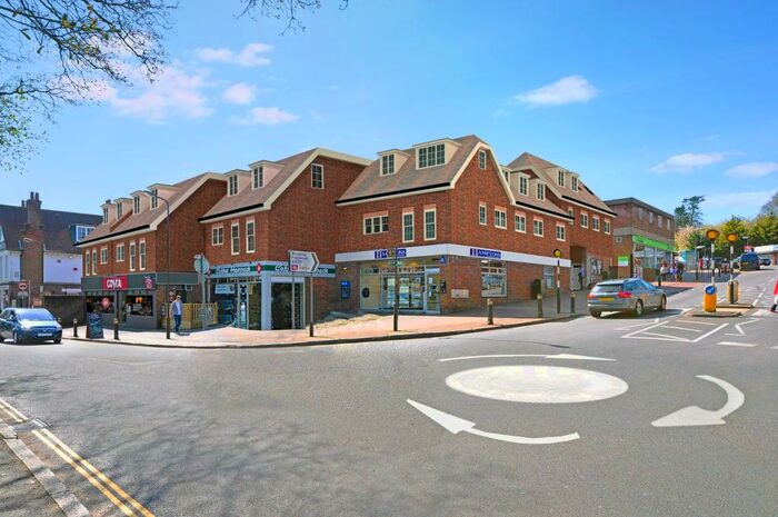 2 Bedroom Apartment To Rent In Station Approach, Great Missenden, HP16