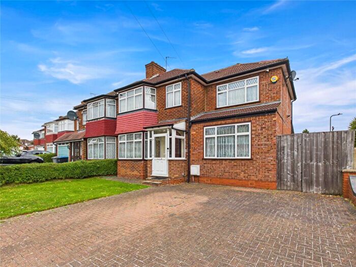 5 Bedroom Semi-Detached House For Sale In Brinkburn Gardens, Edgware, HA8