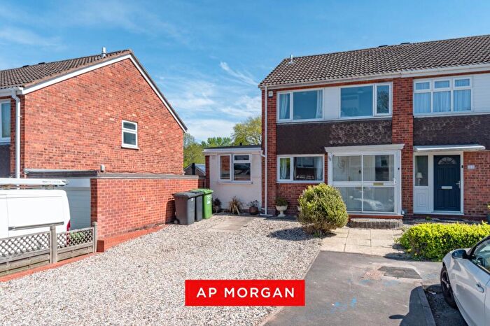 3 Bedroom Semi Detached House For Sale In Caynham Close, Winyates East, Redditch, Worcestershire, B98