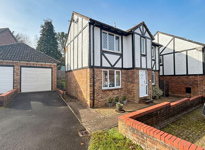 3 Bedroom Detached House For Sale In Pennine Gardens, Dibden Purlieu, SO45