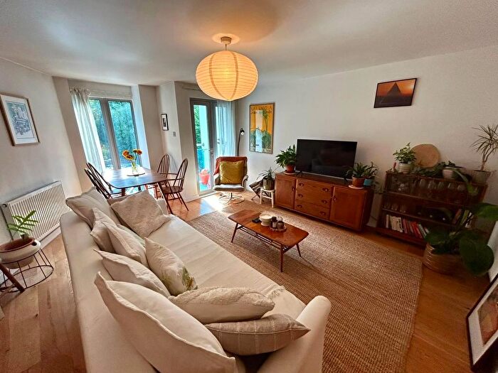 2 Bedroom Flat To Rent In York Road, Manchester, M21