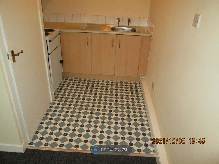 Studio To Rent In Afton Road, Stevenston KA20