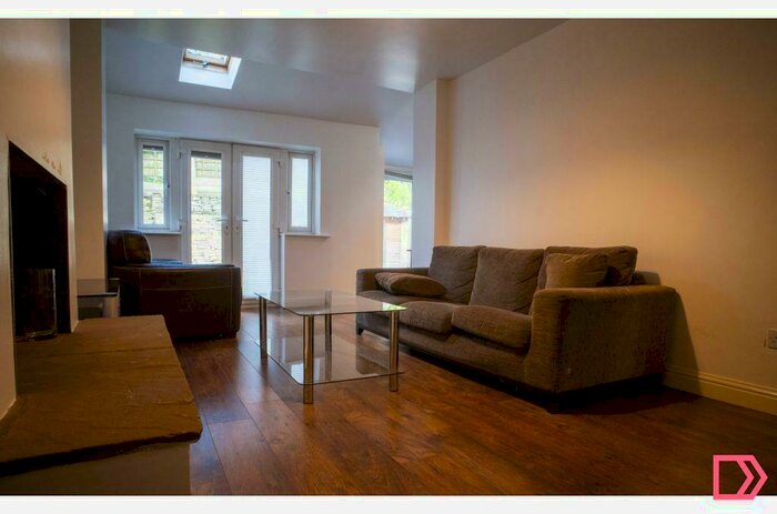 4 Bedroom Semi-Detached House To Rent In Lynnwood Road, Didsbury, Manchester, M19