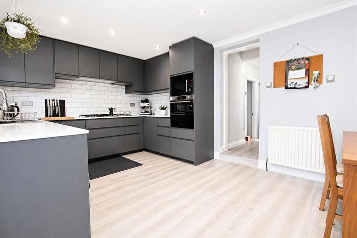 2 Bedroom End Terrace House For Sale In Shrewsbury Road, Carshalton, SM5