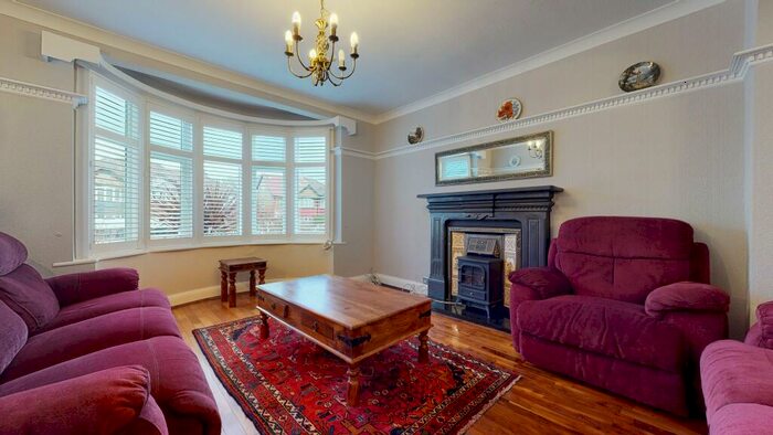 5 Bedroom Ground Flat To Rent In Birchen Grove, NW9
